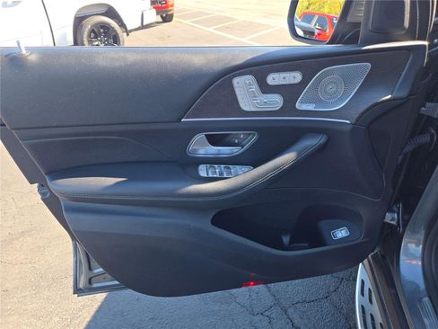 Used 2021 Mercedes-Benz GLS 450 4MATIC image 23