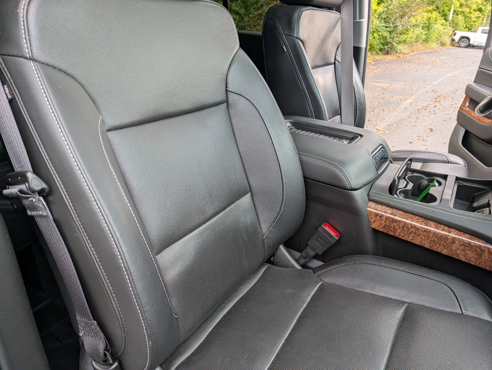 Used 2019 Chevrolet Tahoe Premier AWD/4WD image 33