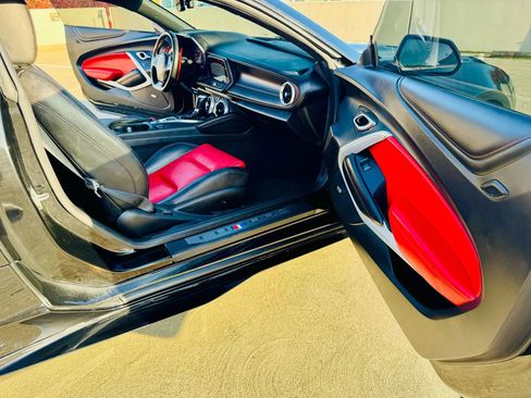 Used 2016 Chevrolet Camaro SS image 27