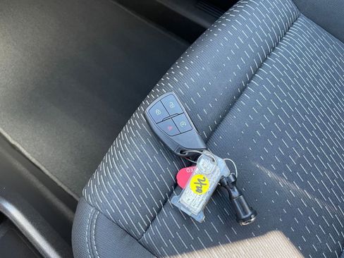 Used 2025 Chevrolet Equinox LT image 22