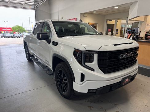Used 2023 GMC Sierra 1500 Elevation w/ Elevation Premium Package AWD/4WD image 3