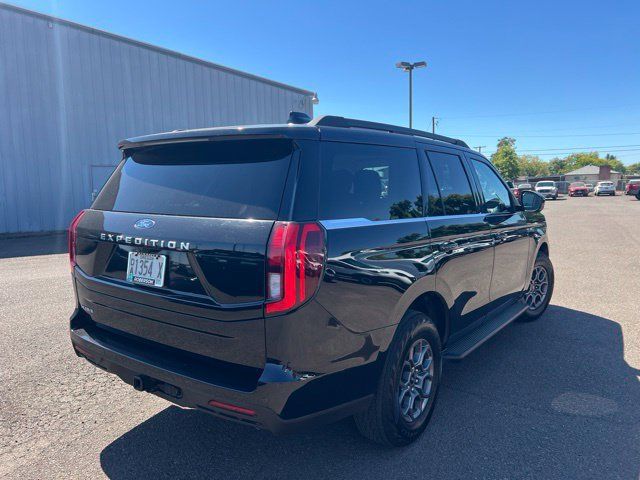 Used 2025 Ford Expedition Active AWD/4WD image 5