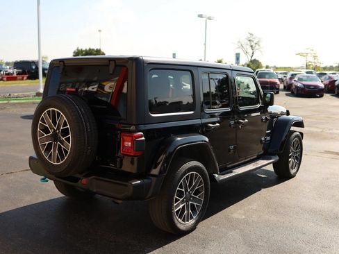 Used 2023 Jeep Wrangler Unlimited Sahara w/ Cold Weather Group AWD/4WD image 5