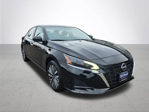 New 2025 Nissan Altima 2.5 SV image 5