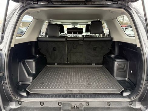 Used 2017 Toyota 4Runner Limited image 11