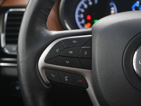 Used 2020 Jeep Grand Cherokee Overland image 26