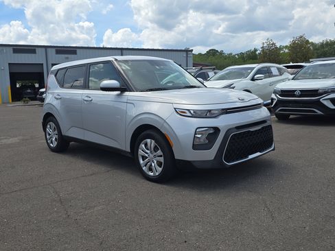Certified 2021 Kia Soul LX FWD image 2