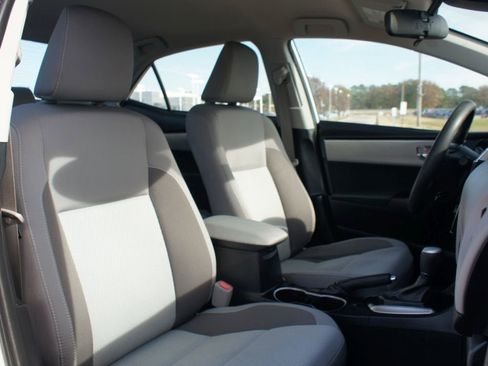 Used 2018 Toyota Corolla LE image 20