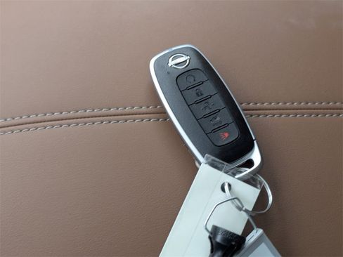 New 2025 Nissan Pathfinder Platinum image 38