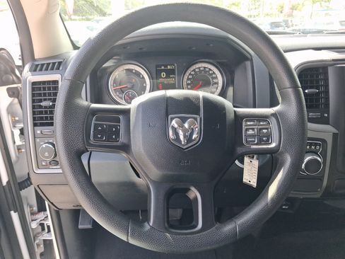 Used 2016 RAM 1500 Express RWD image 14