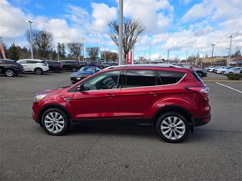 Used 2018 Ford Escape Titanium image 11