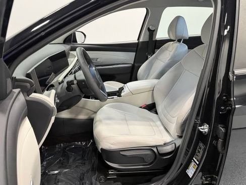 Used 2025 Hyundai Tucson SE FWD image 14