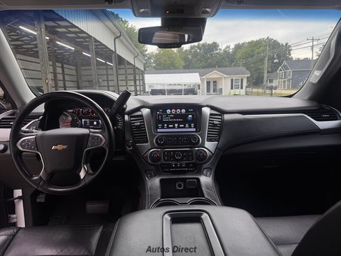 Used 2019 Chevrolet Suburban LT w/ Luxury Package RWD image 43