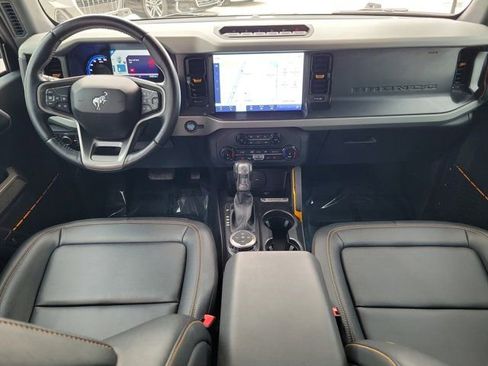 Used 2022 Ford Bronco Badlands image 2