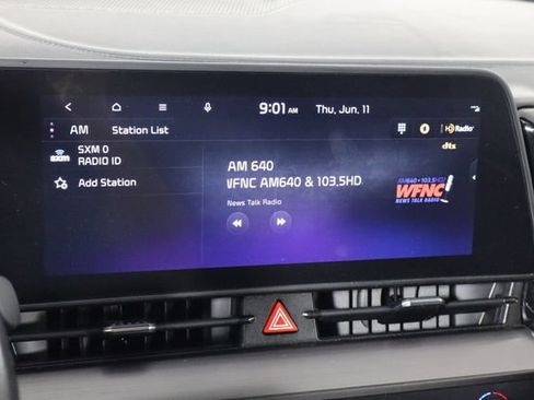 Used 2024 Kia Sportage EX FWD image 31