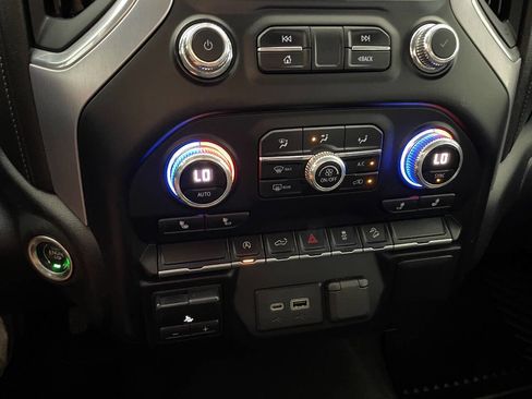 Used 2020 GMC Sierra 1500 SLE w/ SLE Value Package image 35