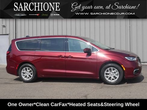 Used 2023 Chrysler Pacifica Touring-L FWD image 1
