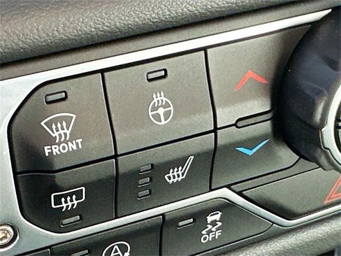 New 2025 Jeep Gladiator Rubicon w/ Convenience Group image 19