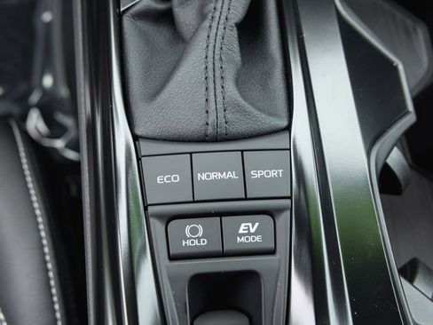 Used 2026 Toyota Camry SE image 18