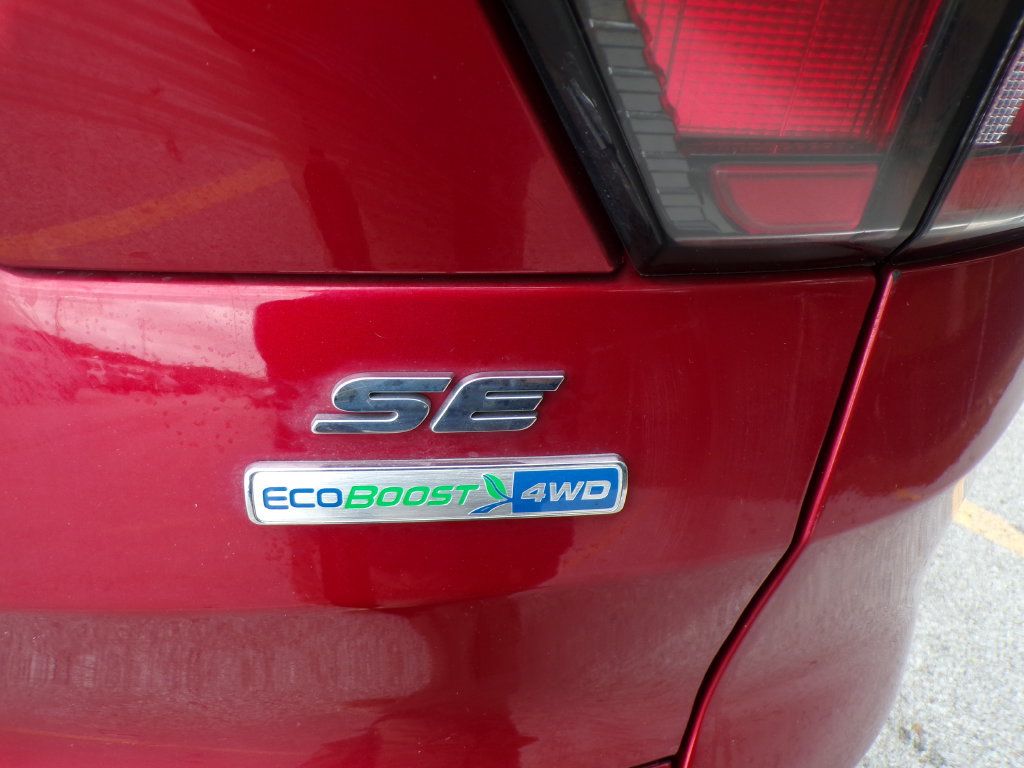 Used 2018 Ford Escape SE w/ SE Sync 3 Package AWD/4WD image 17