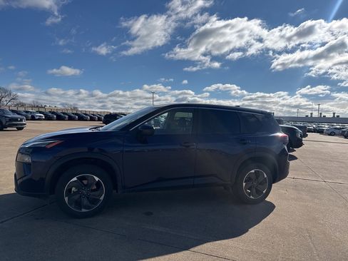 Certified 2024 Nissan Rogue SV image 6