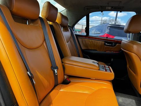 Used 2004 Lexus LS 430 w/ Ultra Luxury Pkg RWD image 17