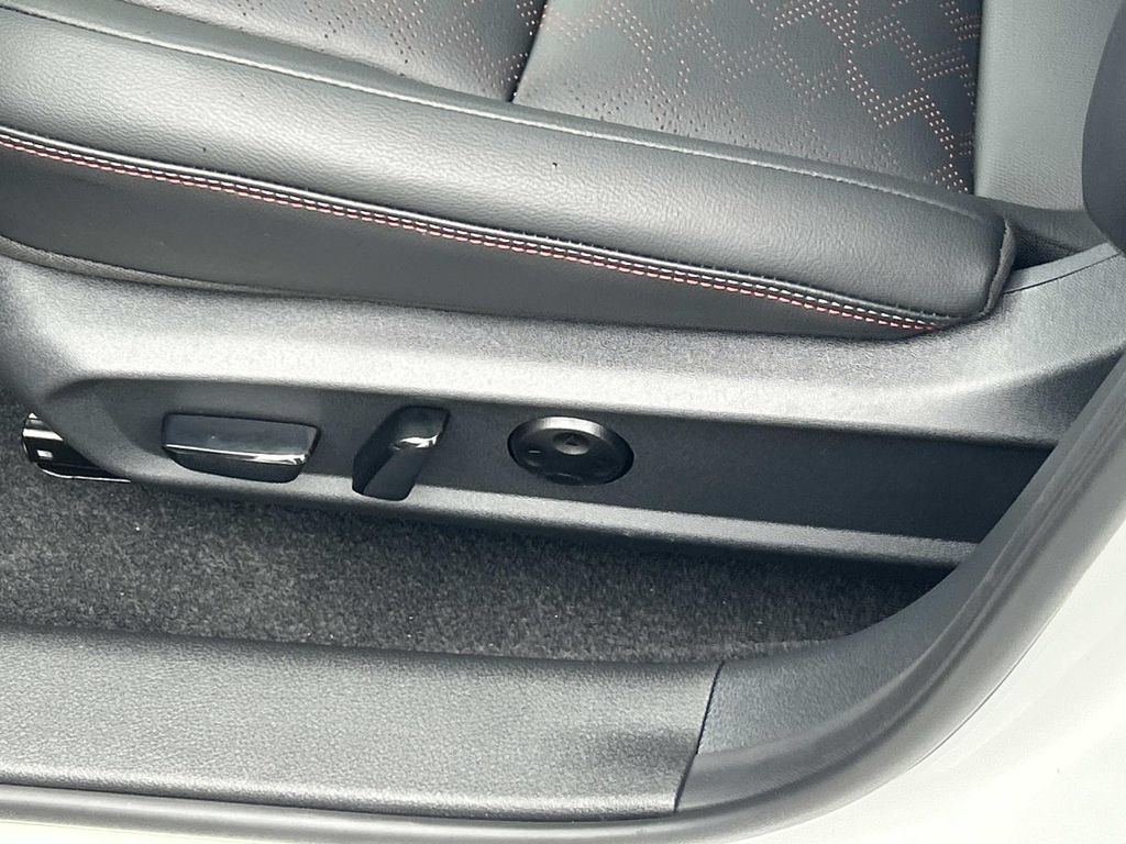 New 2026 Nissan Sentra SR w/ SR Premium Package FWD image 14