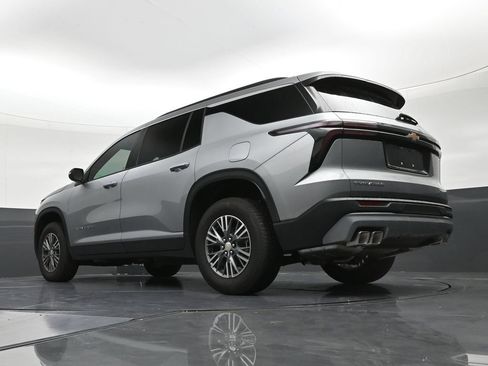 Used 2026 Chevrolet Traverse LT FWD image 22