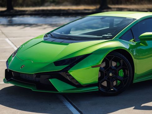 Used 2023 Lamborghini Huracan Tecnica image 15