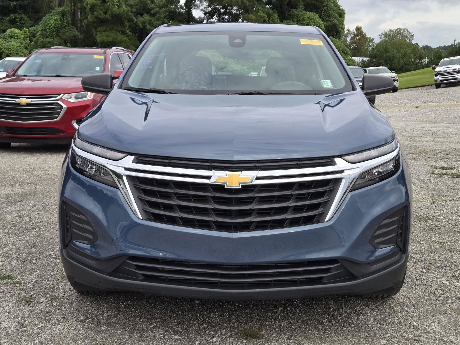 Used 2024 Chevrolet Equinox LS w/ Driver Confidence II Package FWD image 2