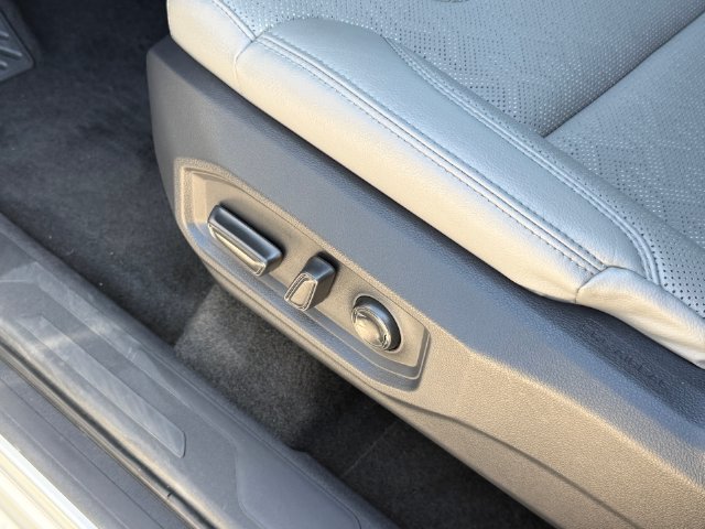 Used 2023 Toyota Tundra Limited w/ Power Package AWD/4WD image 18