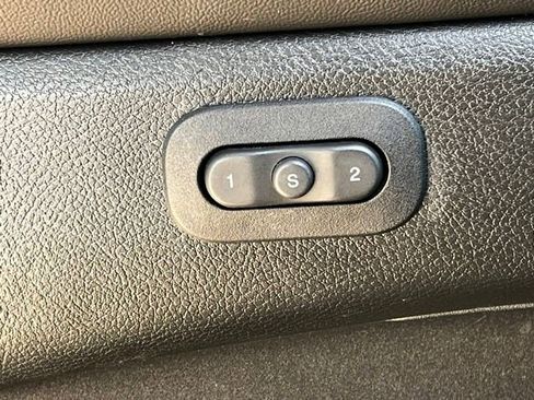 Used 2022 Jeep Grand Cherokee Limited image 37