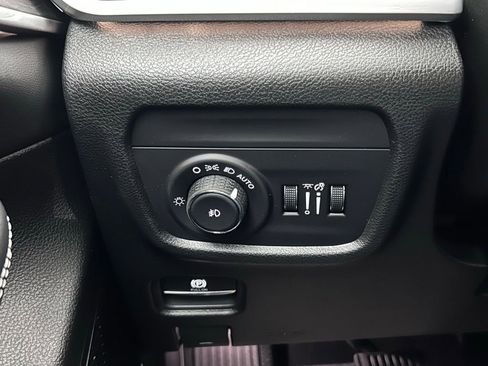 New 2025 Jeep Grand Cherokee L Limited image 19