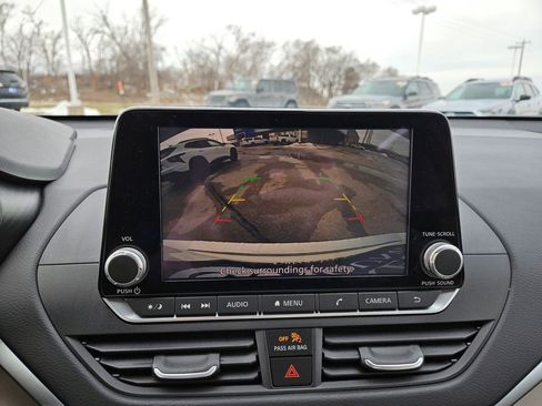 Used 2022 Nissan Altima 2.5 SV image 15