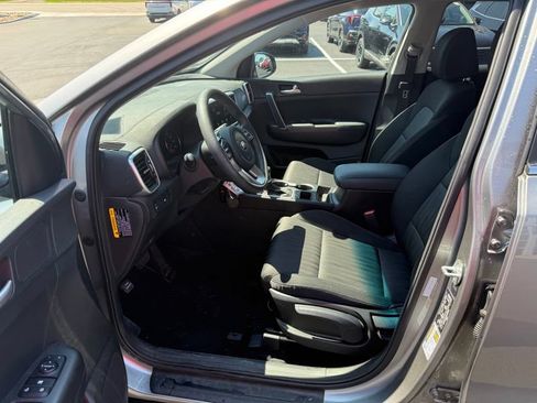 Certified 2022 Kia Sportage LX FWD image 8