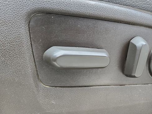 Used 2023 GMC Sierra 3500 Denali w/ Denali Ultimate Package image 9