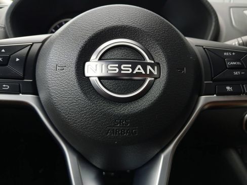 Used 2025 Nissan Sentra SV FWD image 5