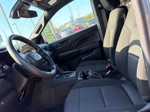 Used 2024 Chevrolet Colorado W/T RWD image 13