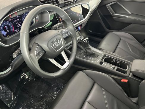 Used 2025 Audi Q3 2.0T Premium w/ Convenience Package image 9
