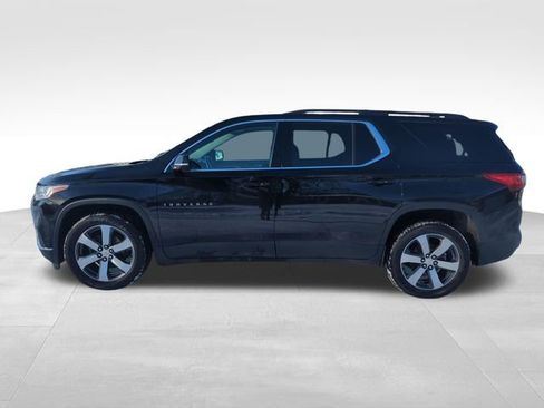 Used 2021 Chevrolet Traverse LT w/ LT Premium Package image 2