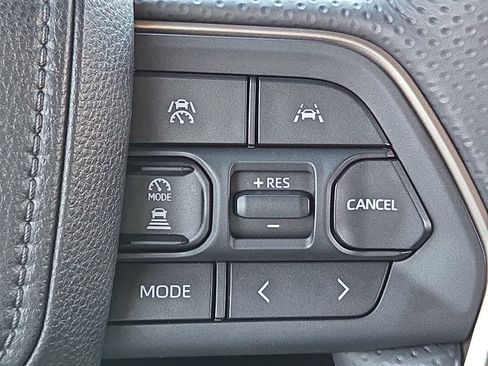 Used 2026 Toyota 4Runner SR5 RWD image 23