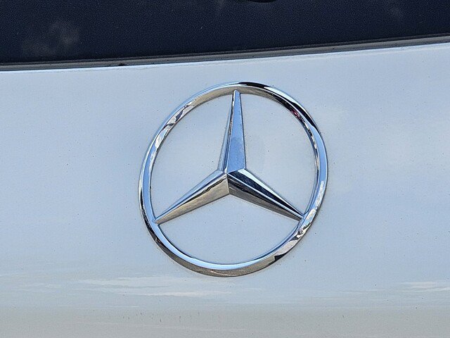 Used 2019 Mercedes-Benz GLC 300 4MATIC image 30