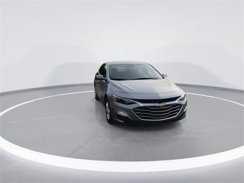 Used 2024 Chevrolet Malibu LS image 2
