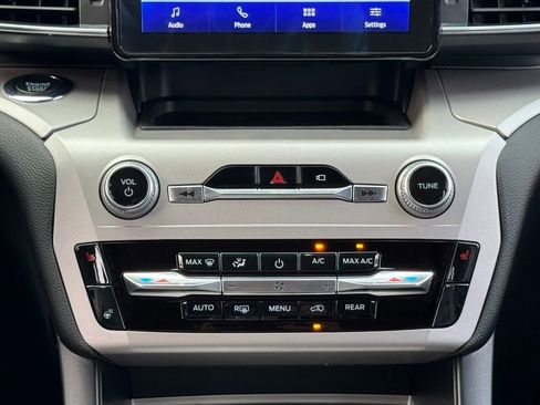 Used 2023 Ford Explorer XLT w/ Equipment Group 202A image 29