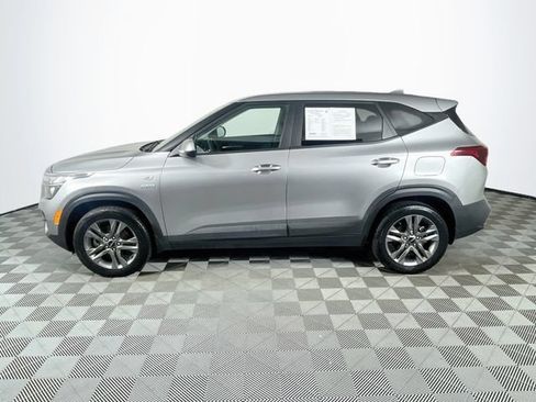 Used 2023 Kia Seltos LX AWD/4WD image 5