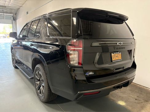 Used 2021 Chevrolet Tahoe Z71 w/ Z71 Off-Road Package AWD/4WD image 3