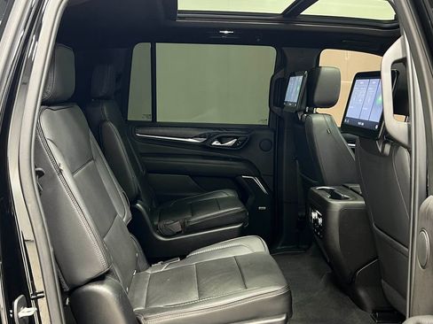 Used 2021 GMC Yukon XL Denali w/ Denali Premium Package AWD/4WD image 39