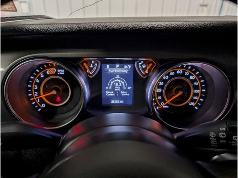 Used 2022 Jeep Wrangler Unlimited Sport image 17