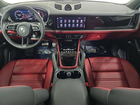 New 2025 Porsche Cayenne Turbo image 13