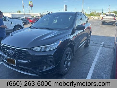 Used 2024 Ford Escape ST-Line Select w/ Tech Pack #2 AWD/4WD image 2